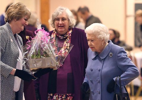 Koningin Elizabeth II tijdens WI-vergadering