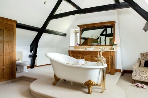 Savills - Collin House - landhuis - Cotswolds - badkamer