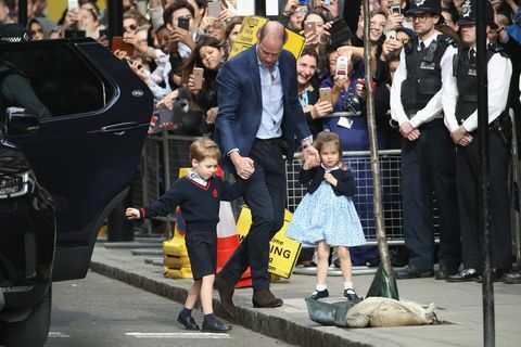 De hertog en hertogin van Cambridge hebben het ziekenhuis verlaten met hun nieuwe zoon