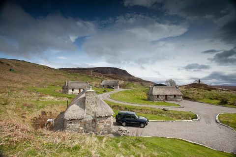 Mary's Cottages - Elgol - Isle of Skye - Strutt en Parker - dorp