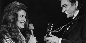 Johnny Cash en June Carter Cash treden samen op