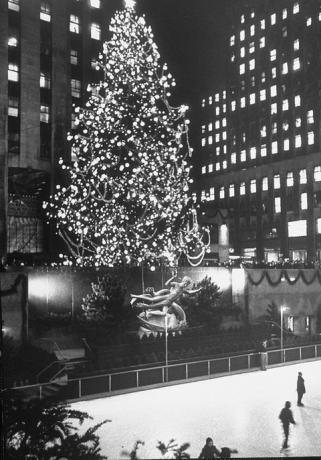 Rockefeller Center-kerstboom bij nacht