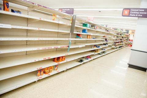 De vraag naar supermarktvoorraden neemt toe naarmate kopers zich voorbereiden op het coronavirus