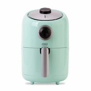 DASH Compacte Airfryer (reg. $99.99)