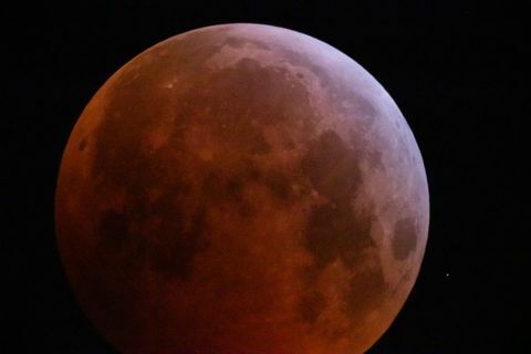 Totale maansverduistering geeft januari een bloedmaan