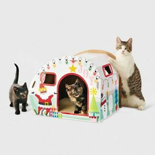 Klassiek kerstkampeerhuis voor katten