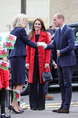 de prins en prinses van wales bezoeken wales