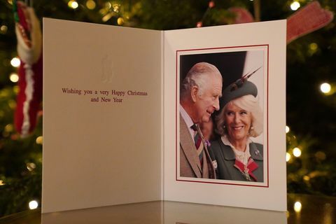 King Charles brengt eerste officiële kerstkaart uit als monarch