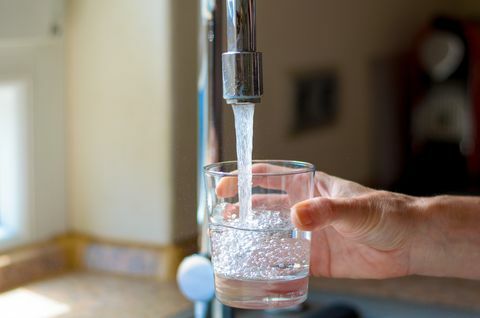 Vermijd koud water drinken gehydrateerd blijven 