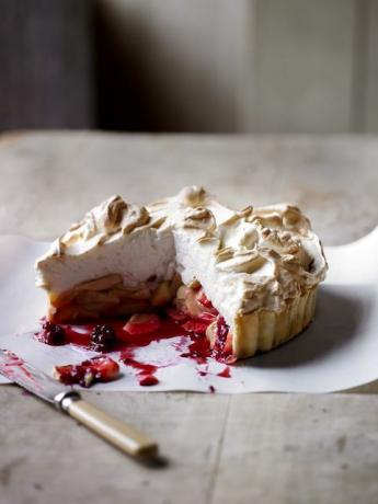 Apple meringue taart