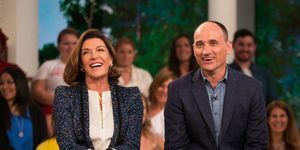 vind het geweldig of vermeld het sterren hilary farr en david visentin