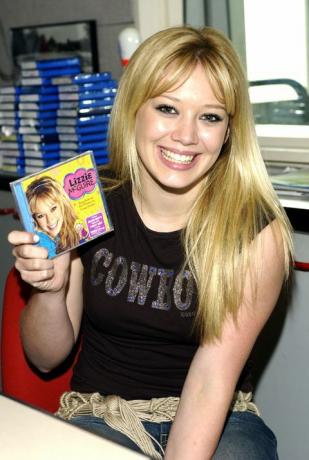 Hilary Duff bezoekt Rick Dees om soundtrack van "Lizzie McGuire" van Disney Channel te promoten