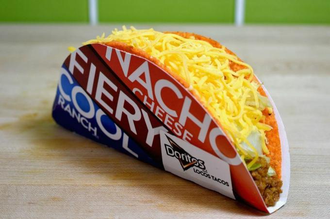 irvine, ca 12 september de doritos locos taco blijft een bestseller voor taco bell foto door joshua blanchardgetty afbeeldingen voor taco bell