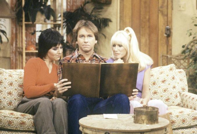 janet, jack en chrissy in een scène uit three s company