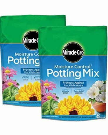 Miracle-Gro Moisture Control Potting Mix 