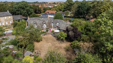 betoverend huisje met rieten dak te koop in Bedfordshire