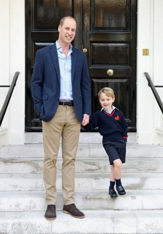 Prins George bezoekt Thomas Battersea op zijn eerste dag op school