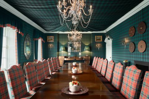 Tartan eetkamer met een grote tafel