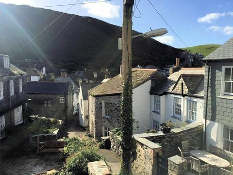 Eigendom van Doc Martin - Homelands - Port Isaac - straat