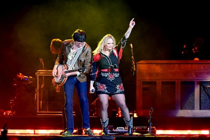 miranda lambert treedt op tijdens atlive 2022 op het podium in het mercedes benz-stadion op 12 november 2022 in atlanta, georgië foto door adam hagygetty afbeeldingen voor aba