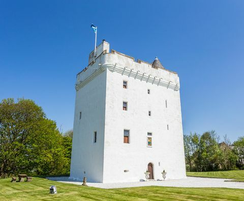 je kunt nu ayrshire Castle huren tijdens Halloween via een spookachtig Halloween-verblijf op een snelle reis