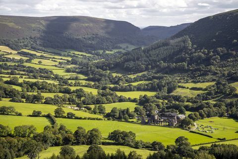 landschap van de priorij van Llanthony, Wales, VK