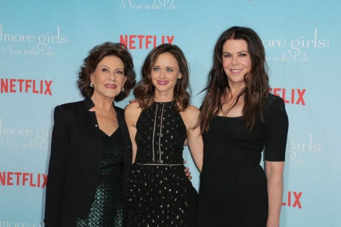 Kelly Bishop, Alexis Bledel en Lauren Graham foto door chelsea laurenvarietypenske media via Getty Images