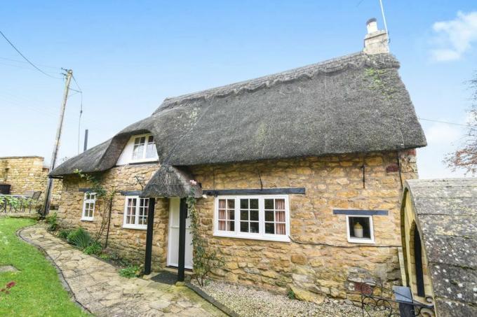 Tythe Barn Cottage - Ebrington, Chipping Campden te koop via RA Bennett Partners, exterieur