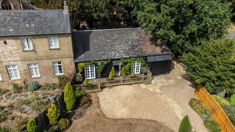 betoverend huisje met rieten dak te koop in Bedfordshire