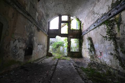 160 jaar oud fort te koop in Wales