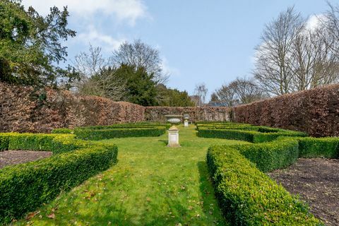 voormalig huis van dame agatha christie te koop