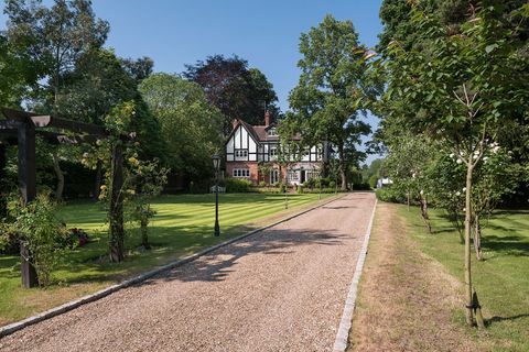 Toad Hall - Riversdale - Bourne End - rijden - Savills