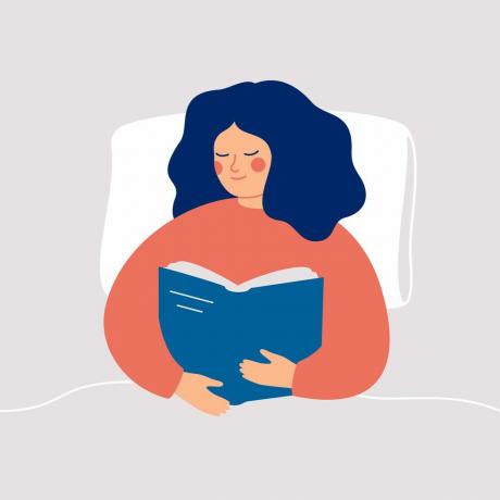 gelukkige vrouw leest het boek met geniet in het bed 's nachts of' s morgens boektherapie sessie geestelijke gezondheid concept vectorillustratie