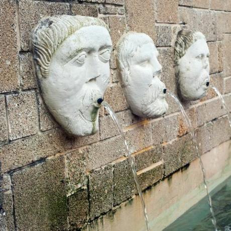 waterornament idee fontein met gezichten