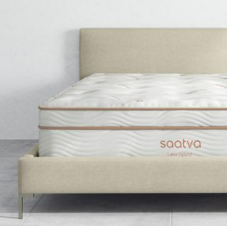 Saatva latex hybride koningin matras