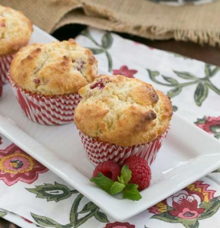 Muffins met frambozen witte chocolade